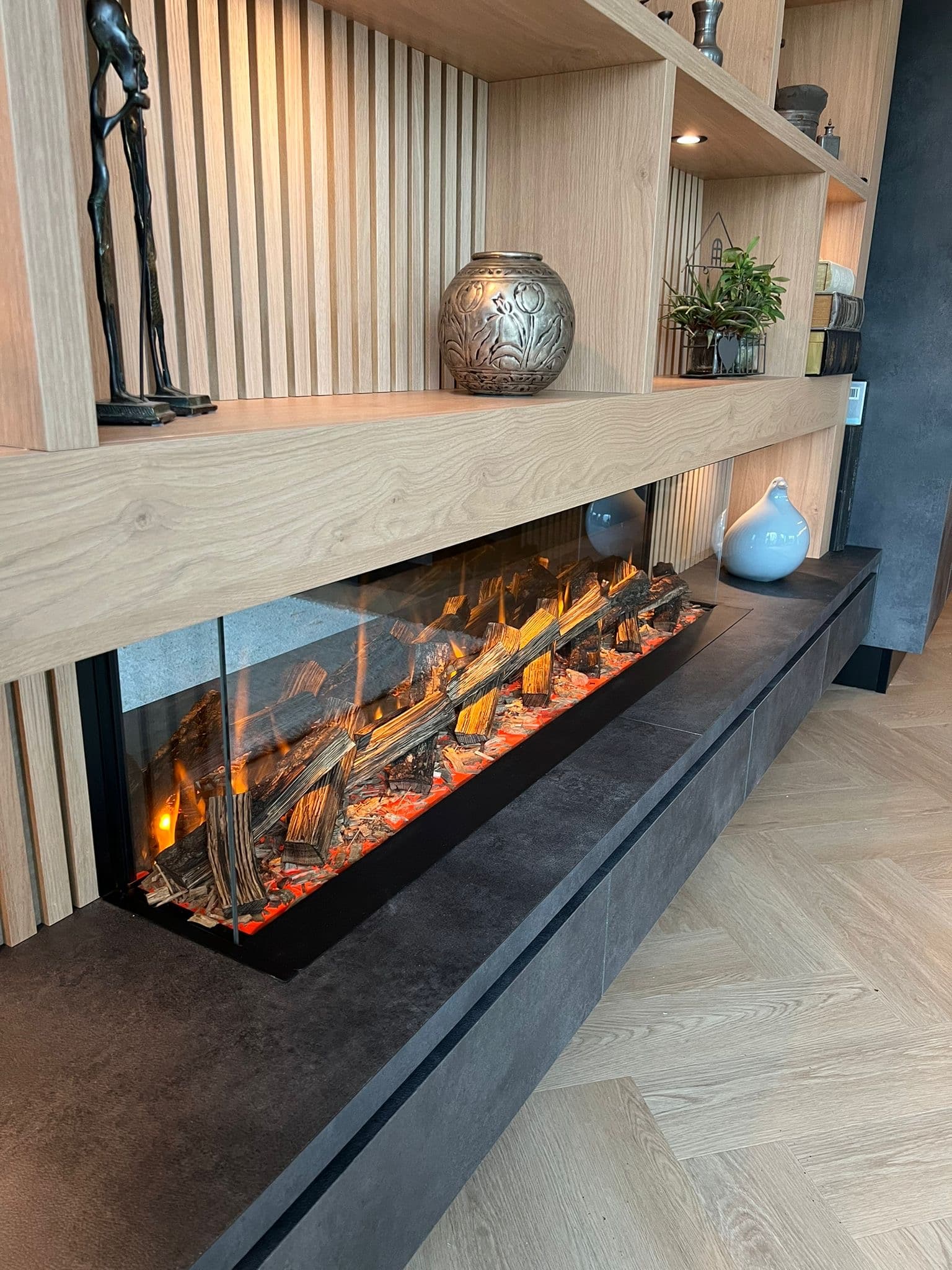 Luxe woonkamerkast met haard