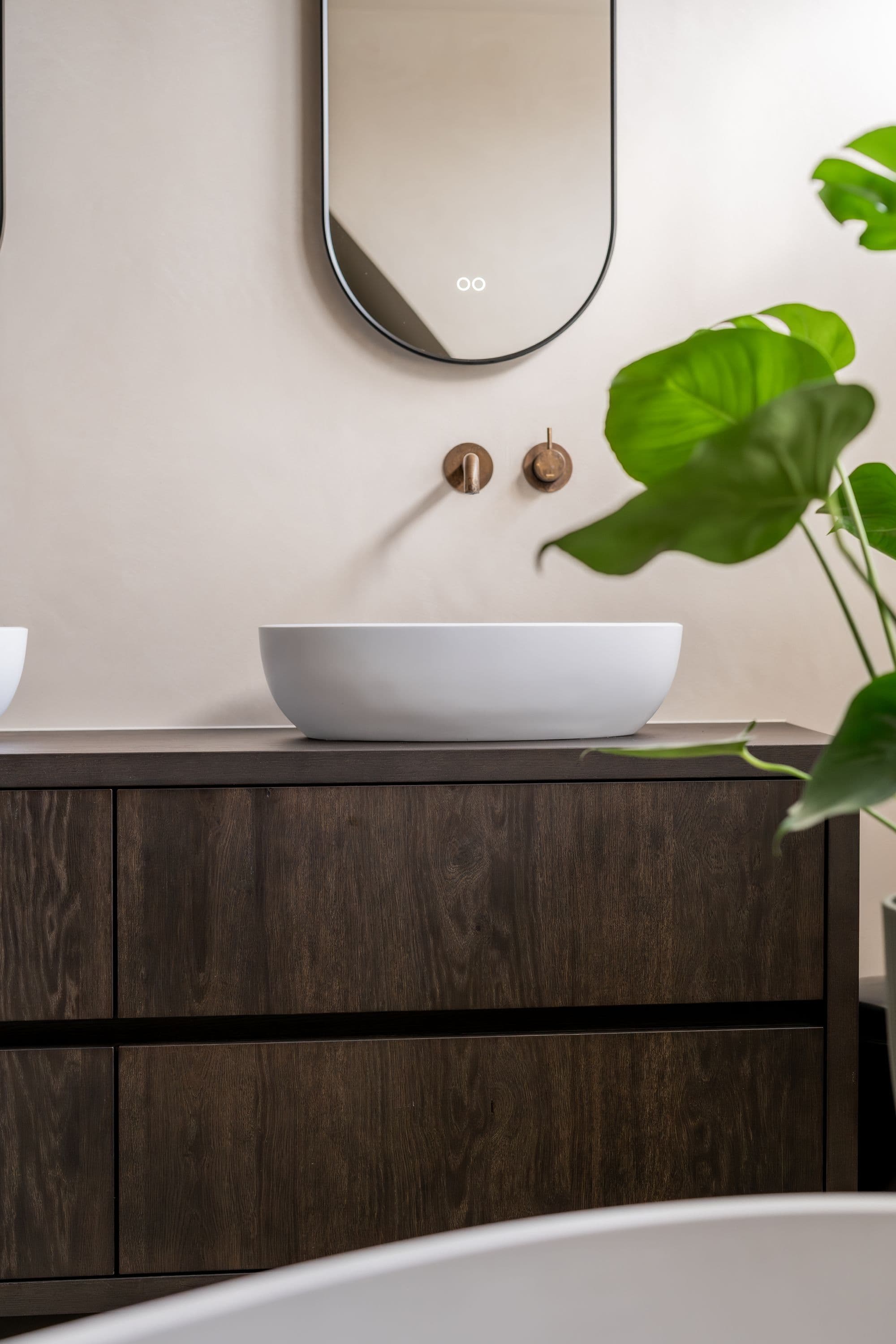 Badkamermeubel in donker eiken