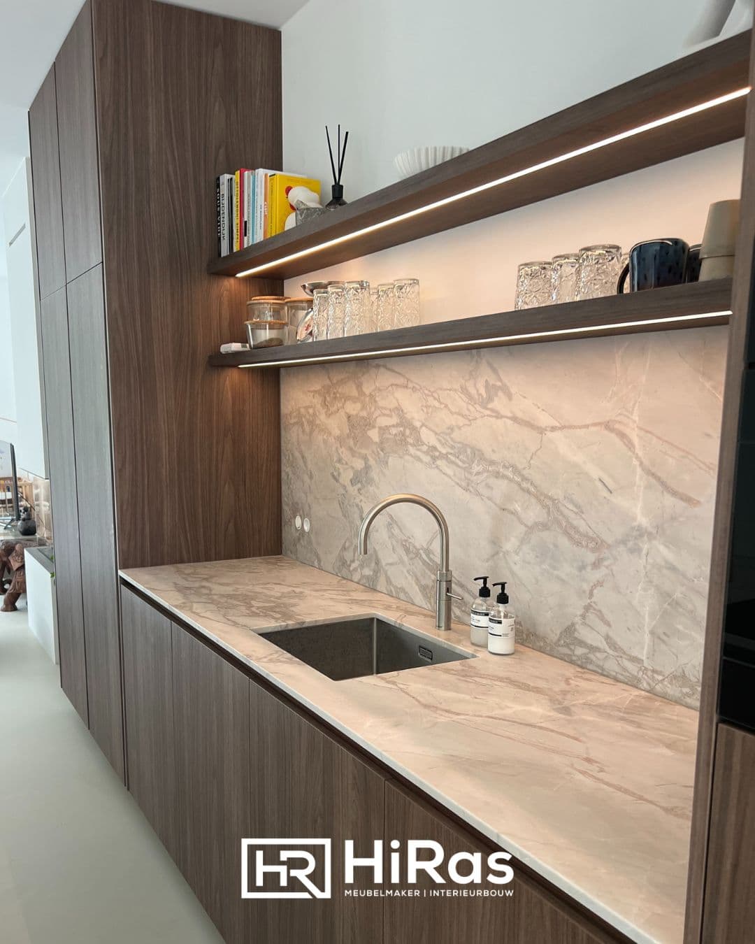 Complete keuken met contrast