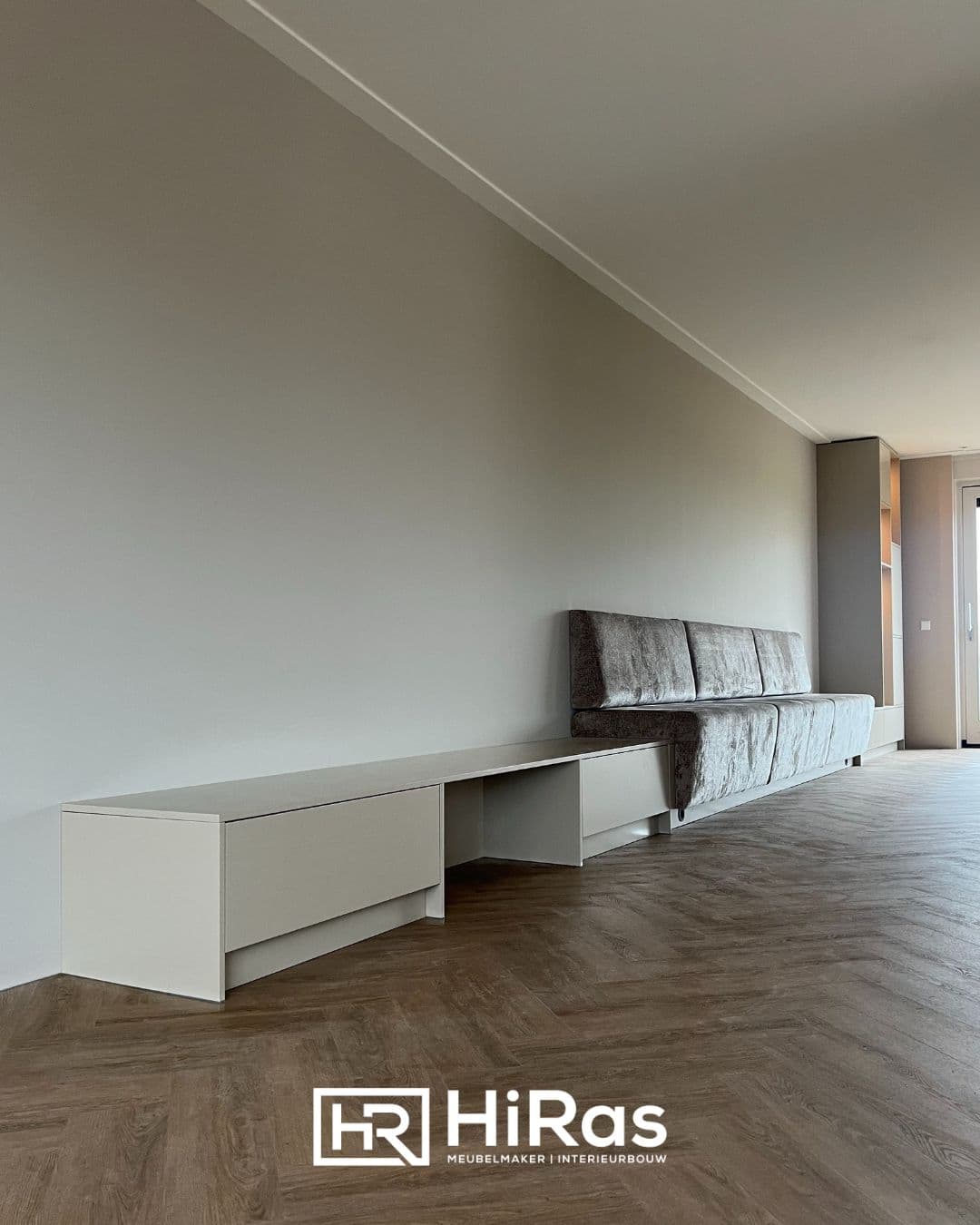 Zitbank en wandkast op maat